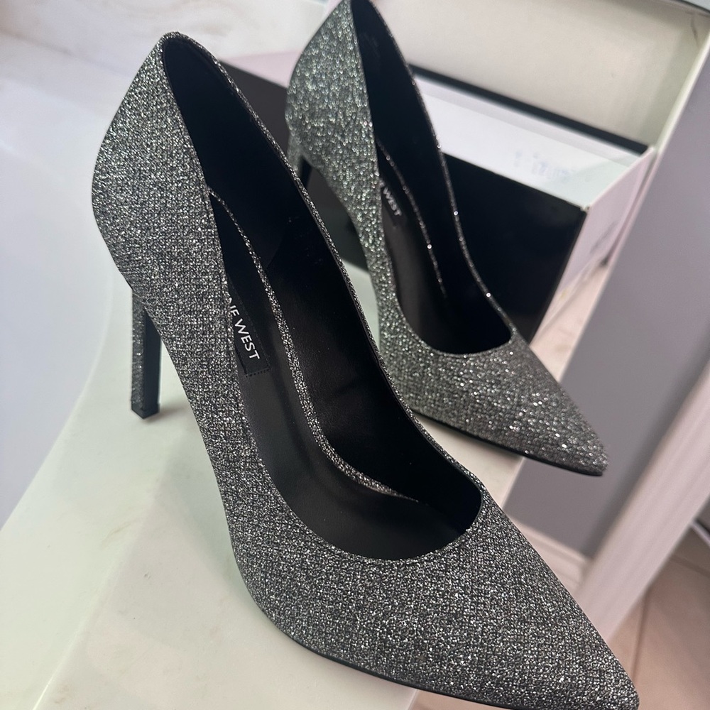 NWOT - Nine West Tatiana Pointy Toe Pumps